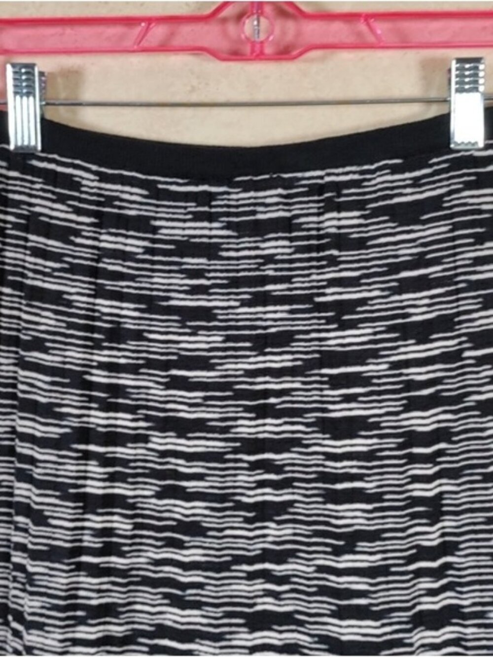 Black and white pleated elastic waist skirt 40 US 4 - Picture 2 of 6